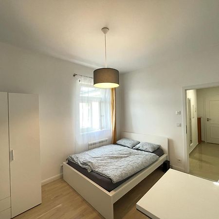 Wash Apartment On Metro Prague 1 Buitenkant foto